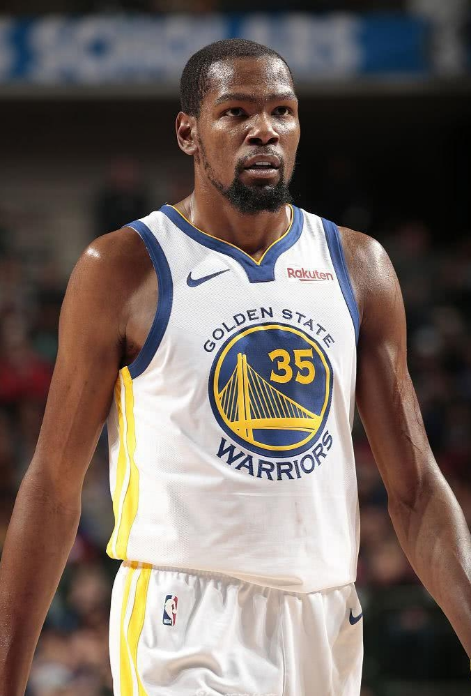 背后有何深 背后有何深